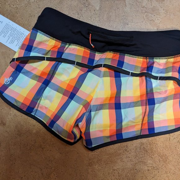 Size 6 NWT 2013 seawheeze Lululemon - Picture 2 of 2